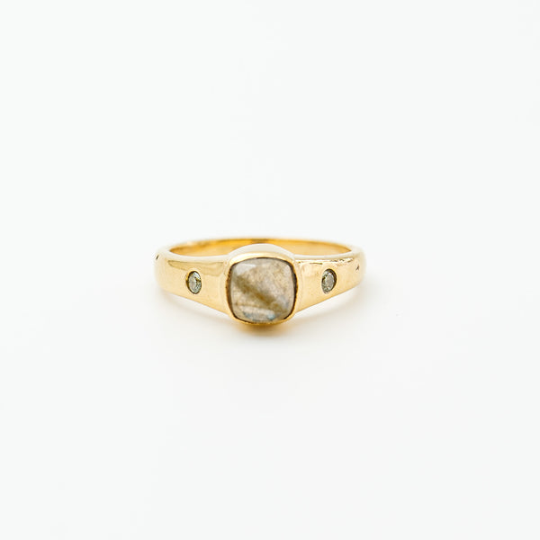 Lola ring