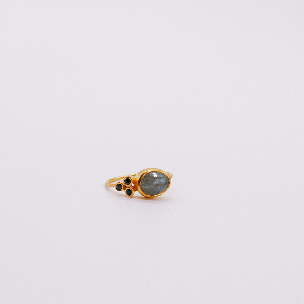 Winnie ring