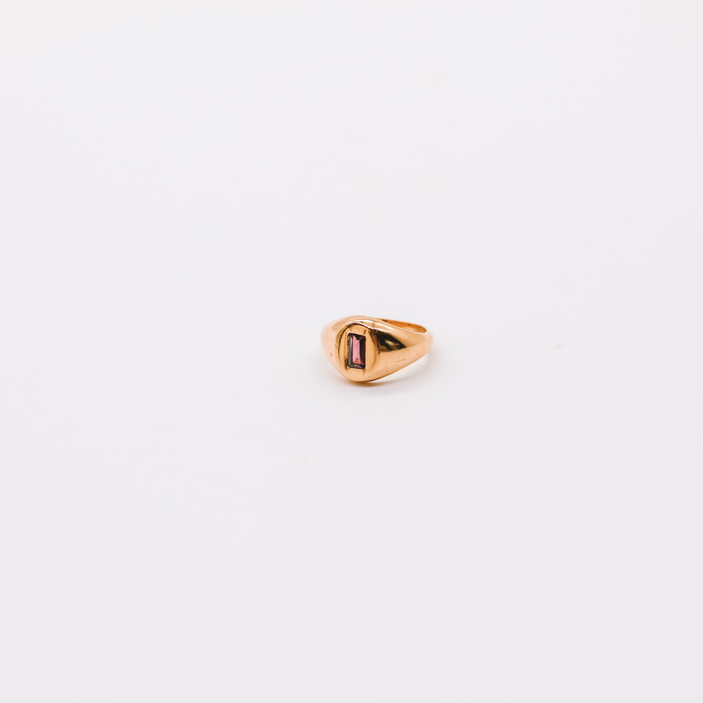 Rectangular stone signet